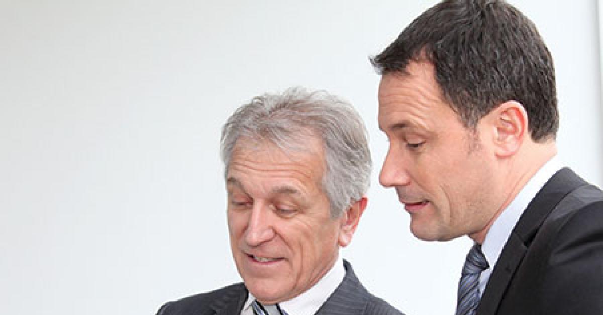 02f23886 two businessmen web