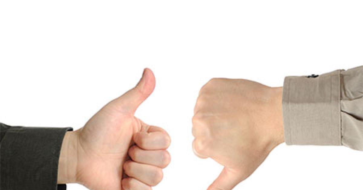 4109 01389 thumbs up